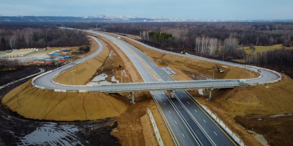 Свыше 100 дорожных объектов построят и реконструируют в этом году по нацпроекту «Безопасные качественные дороги» в российских регионах